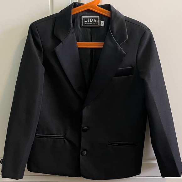 COPY - Boy Size 6 Black Jacket - Picture 1 of 4